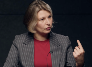 Daria Kalenyuk speaking about governance and anti-corruption challenges in Ukraine during wartime conditions