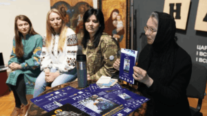 Relatives of fallen Ukrainian soldiers present Pieta-style memorial installation in Italy symbolizing grief, sacrifice, and remembrance
