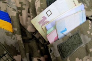 Ukraine Troop Pay Frozen at $500, Sparks Outrage
