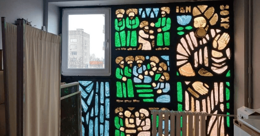 Nine 1970s Stained-Glass Windows in Kyiv Recognized as Cultural Heritage Sites