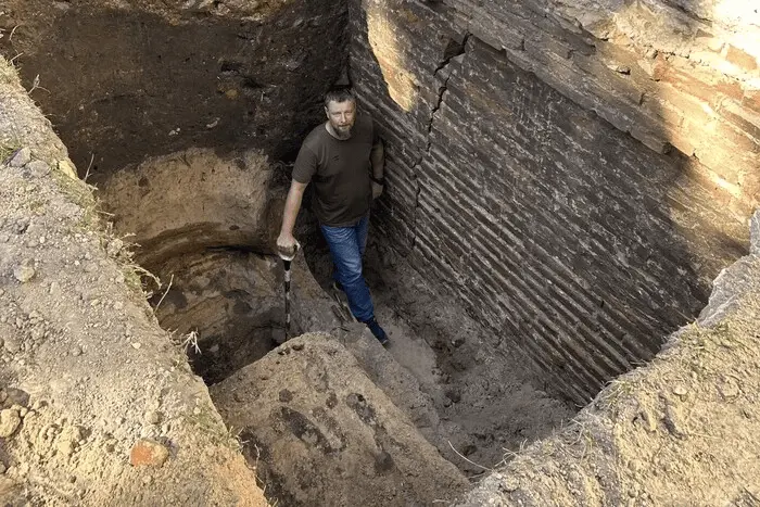 Archaeologists Discover Hetmanate-Era Structures and Artifacts in Chernihiv
