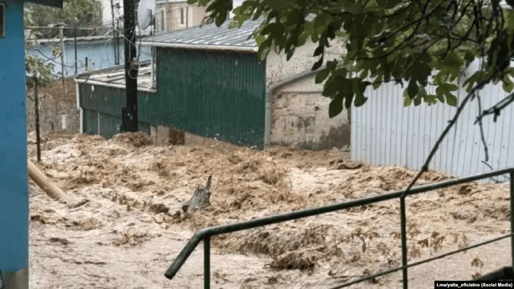 Flooding Continues on Crimea’s Southern Coast